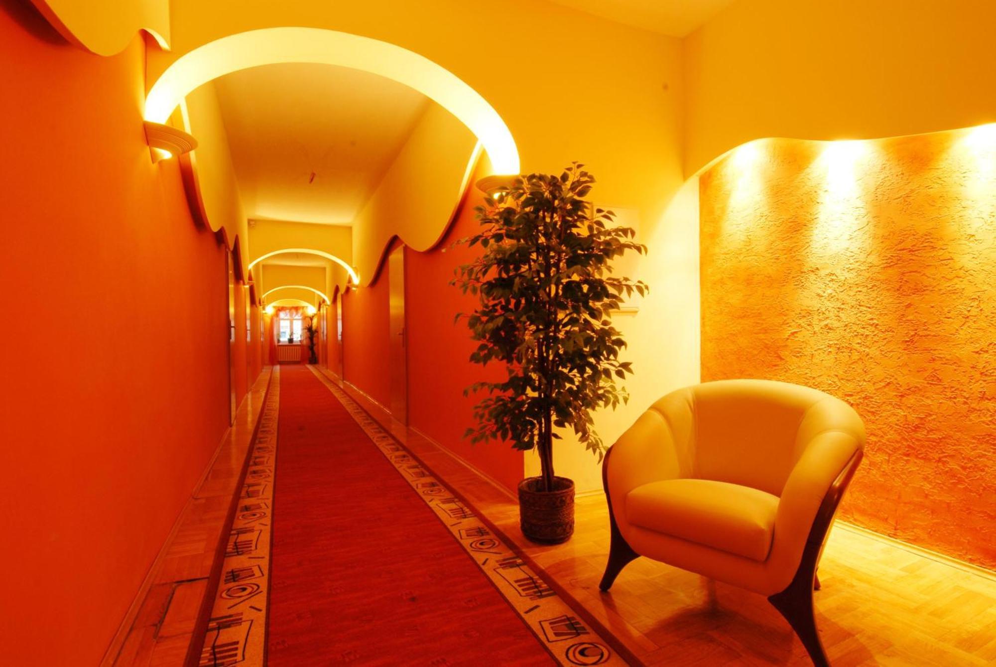 Hotel Restauracja Caspar Jelenia Góra Kültér fotó