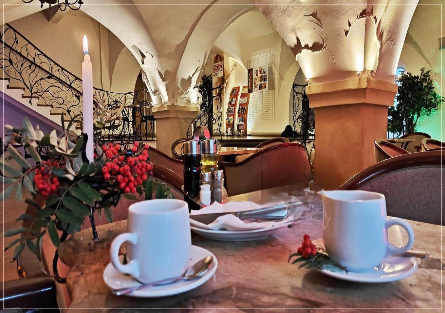 Hotel Restauracja Caspar Jelenia Góra Kültér fotó
