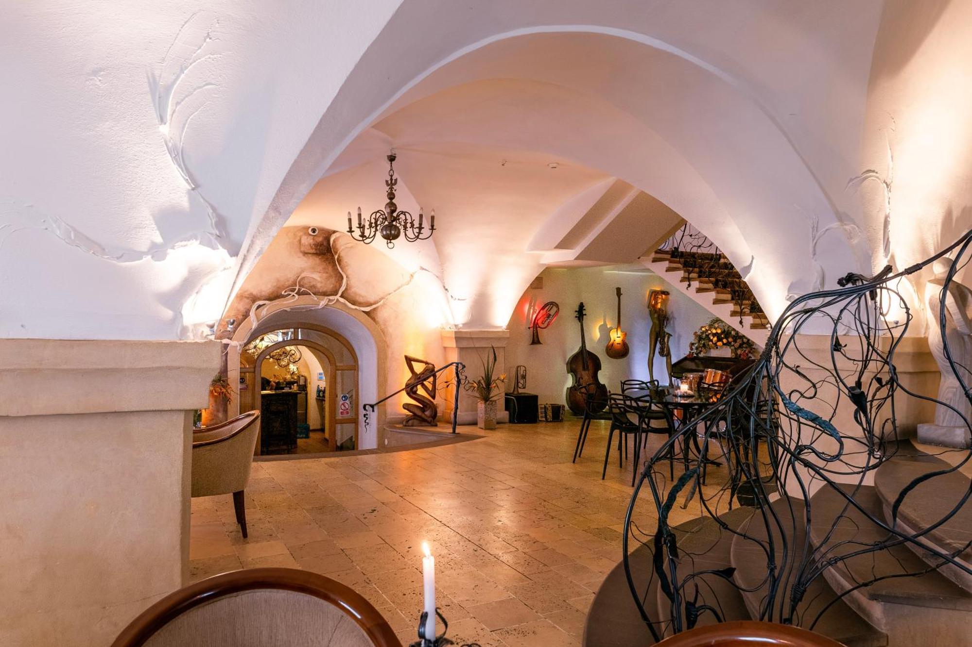 Hotel Restauracja Caspar Jelenia Góra Kültér fotó