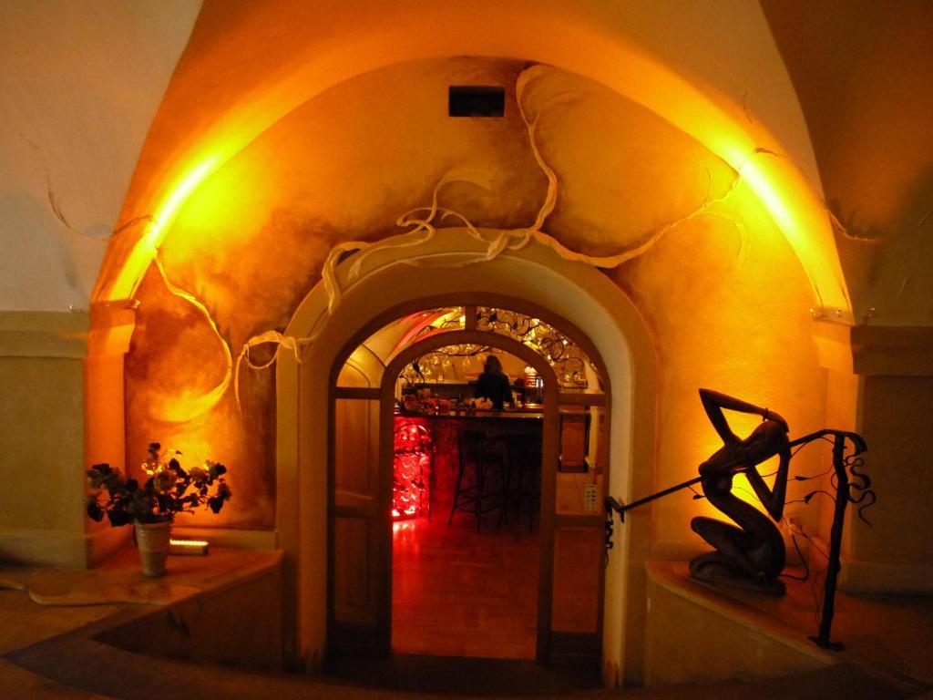 Hotel Restauracja Caspar Jelenia Góra Kültér fotó