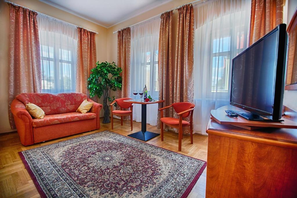 Hotel Restauracja Caspar Jelenia Góra Kültér fotó