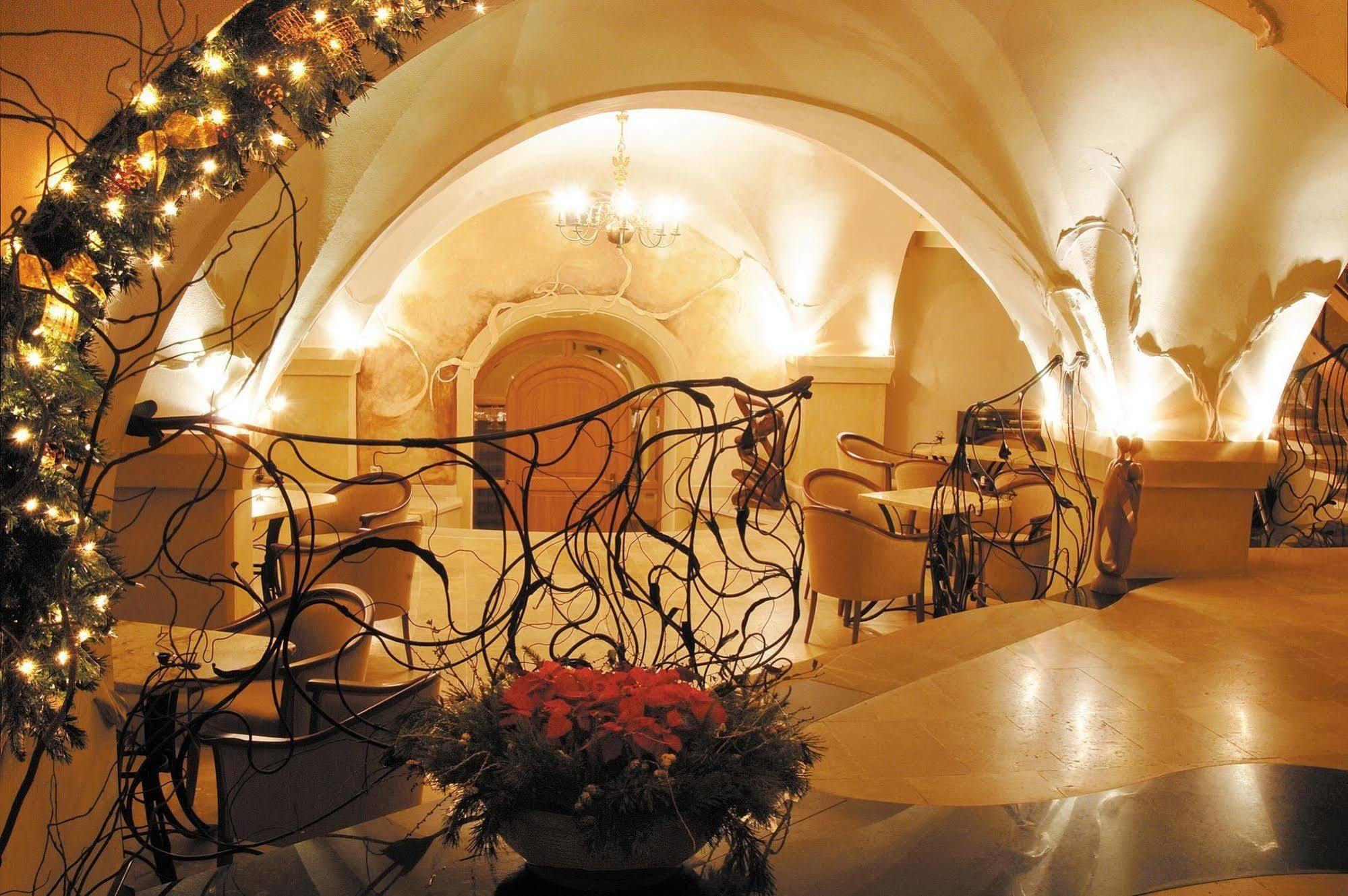 Hotel Restauracja Caspar Jelenia Góra Kültér fotó