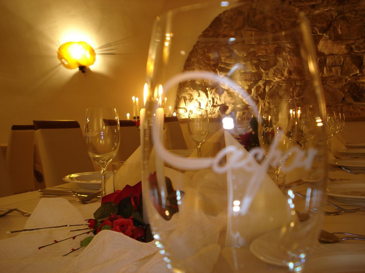 Hotel Restauracja Caspar Jelenia Góra Kültér fotó