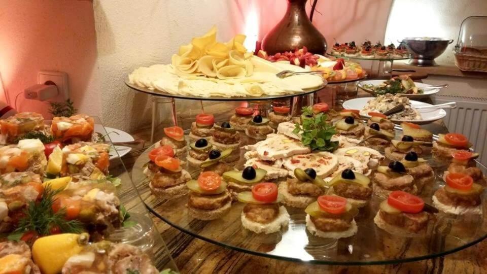 Hotel Restauracja Caspar Jelenia Góra Kültér fotó
