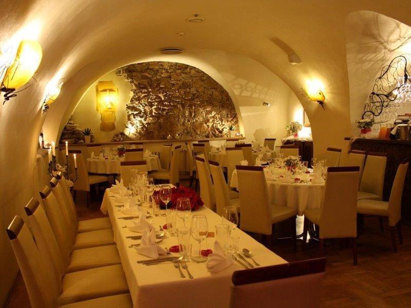 Hotel Restauracja Caspar Jelenia Góra Kültér fotó