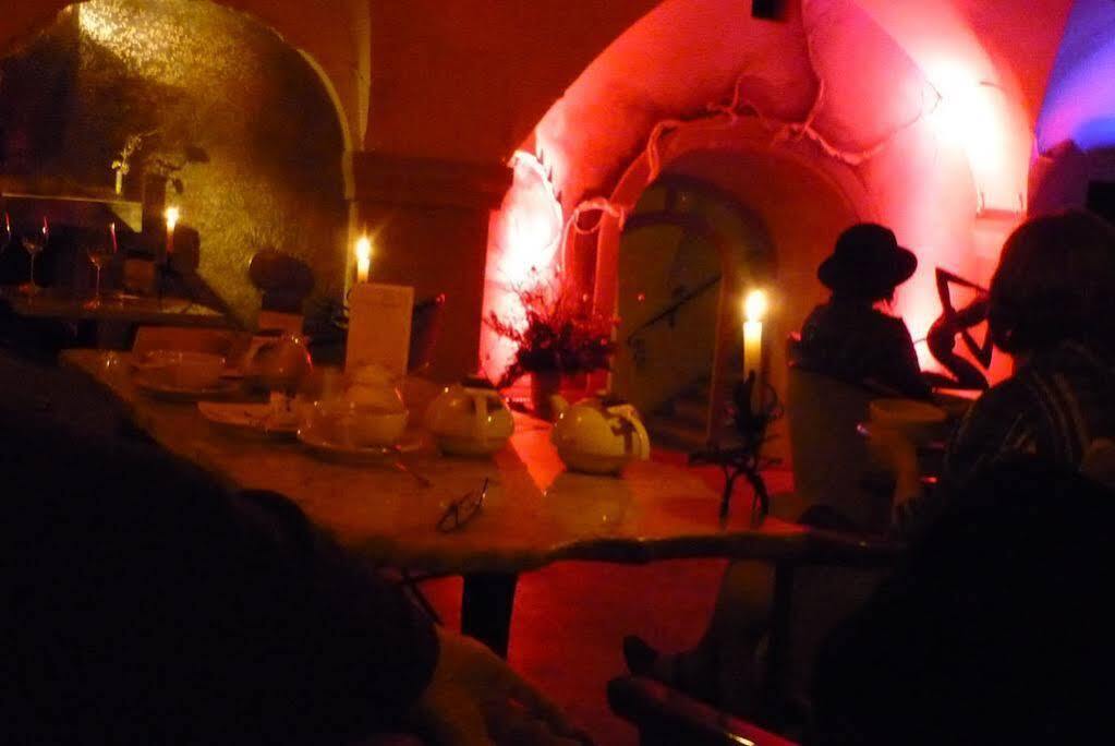 Hotel Restauracja Caspar Jelenia Góra Kültér fotó
